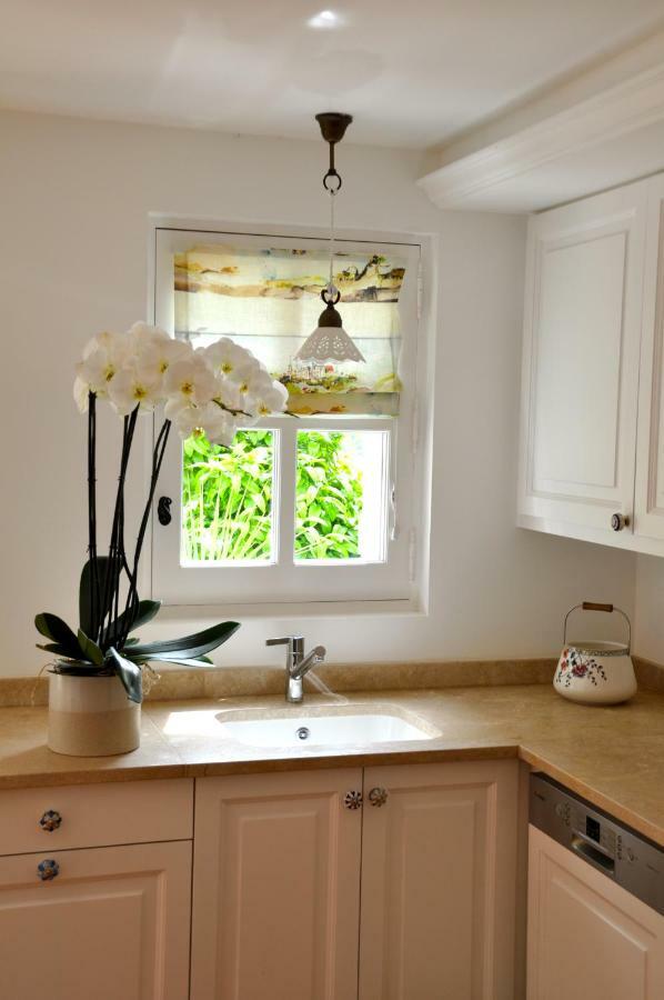 Mas Du Perthus Bed & Breakfast กาซีส์ ภายนอก รูปภาพ